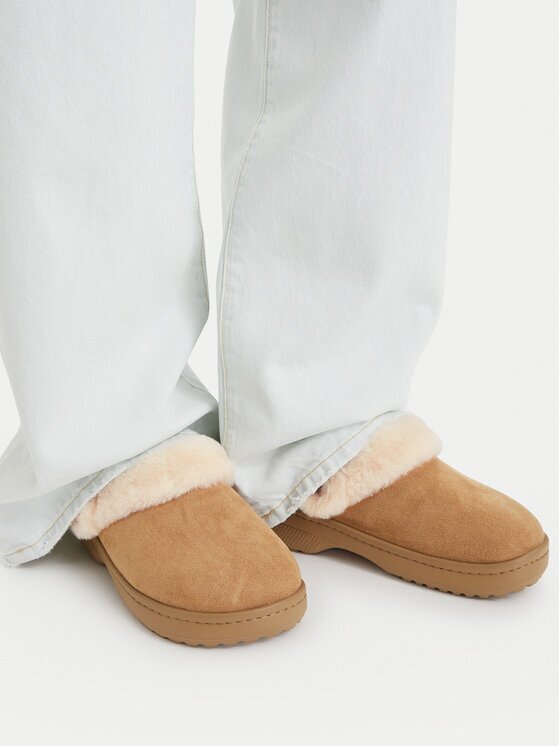 Crocs Чехли Classic Unfurgettable Suede Clog 212106