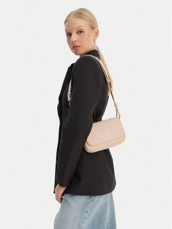 Emporio Armani Дамска чанта EW000538 AF12036 M6458