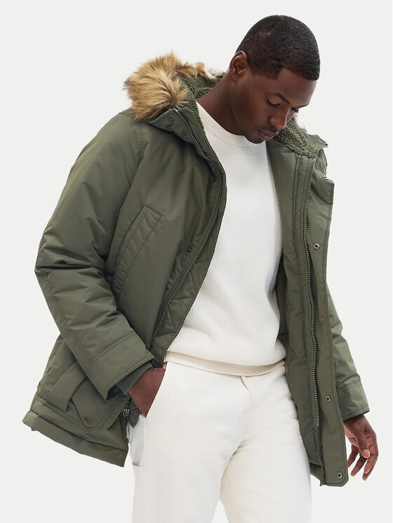 GAP Зимно яке 726377-01 Regular Fit