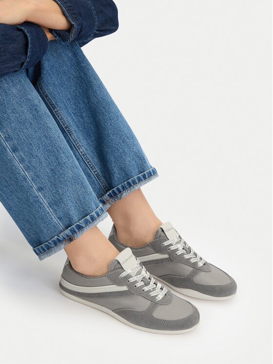 Guess Jeans Сникърси EO-GJ2128