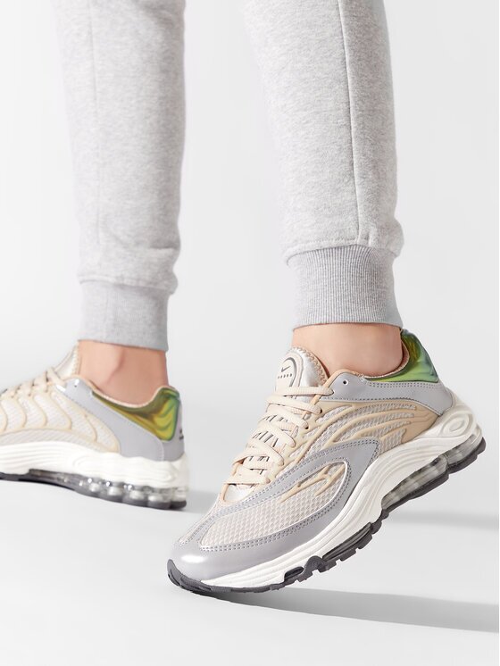 Nike Сникърси Air Tuned Max DC9391 200