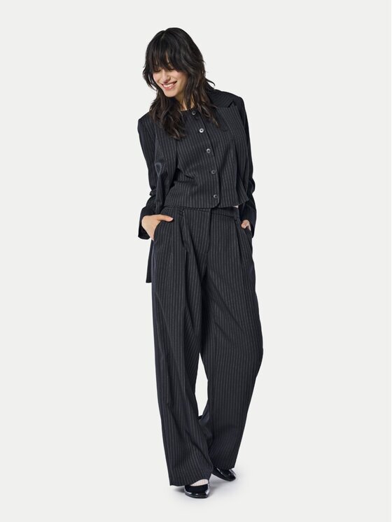 Only Текстилни панталони Reina 15349616 Straight Fit
