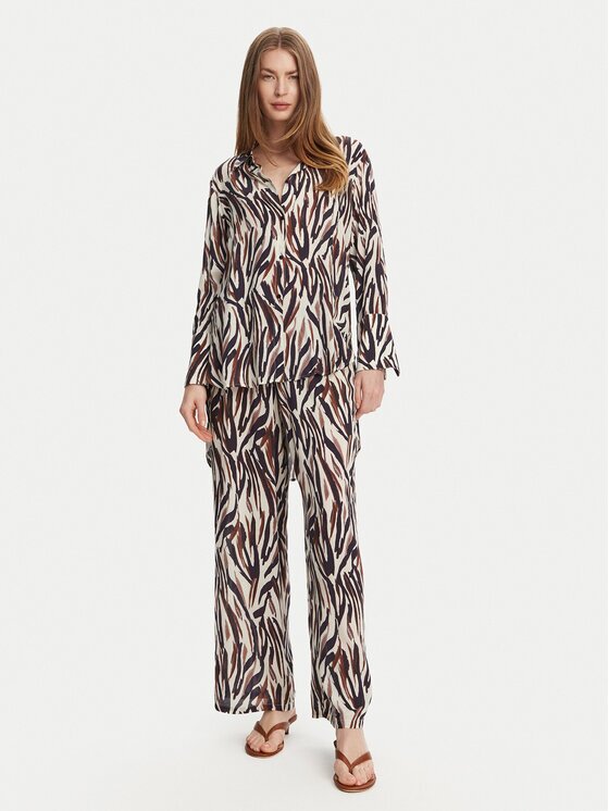 Selmark Комплект риза и платнени панталони BL676 Relaxed Fit