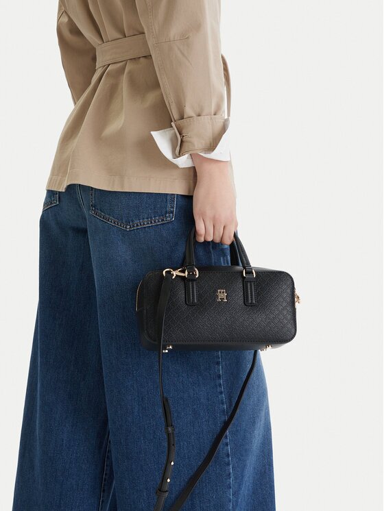 Tommy Hilfiger Дамска чанта Th Daily Crossover Mono AW0AW18415